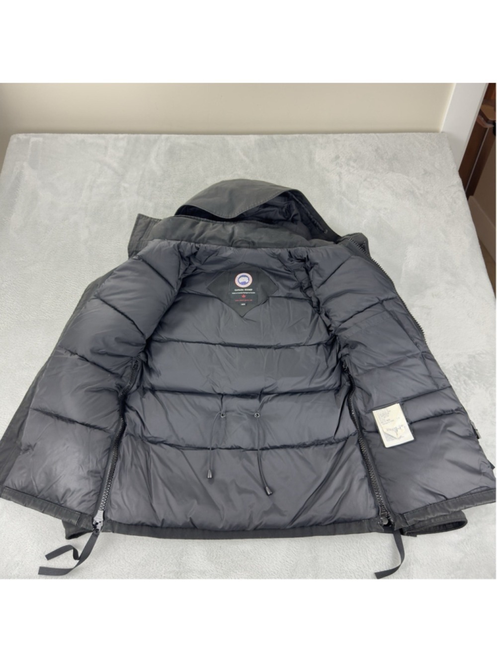 Canada Goose Men's Black Kamloops Puffer Jacket Size XS - Picture 3 of 16